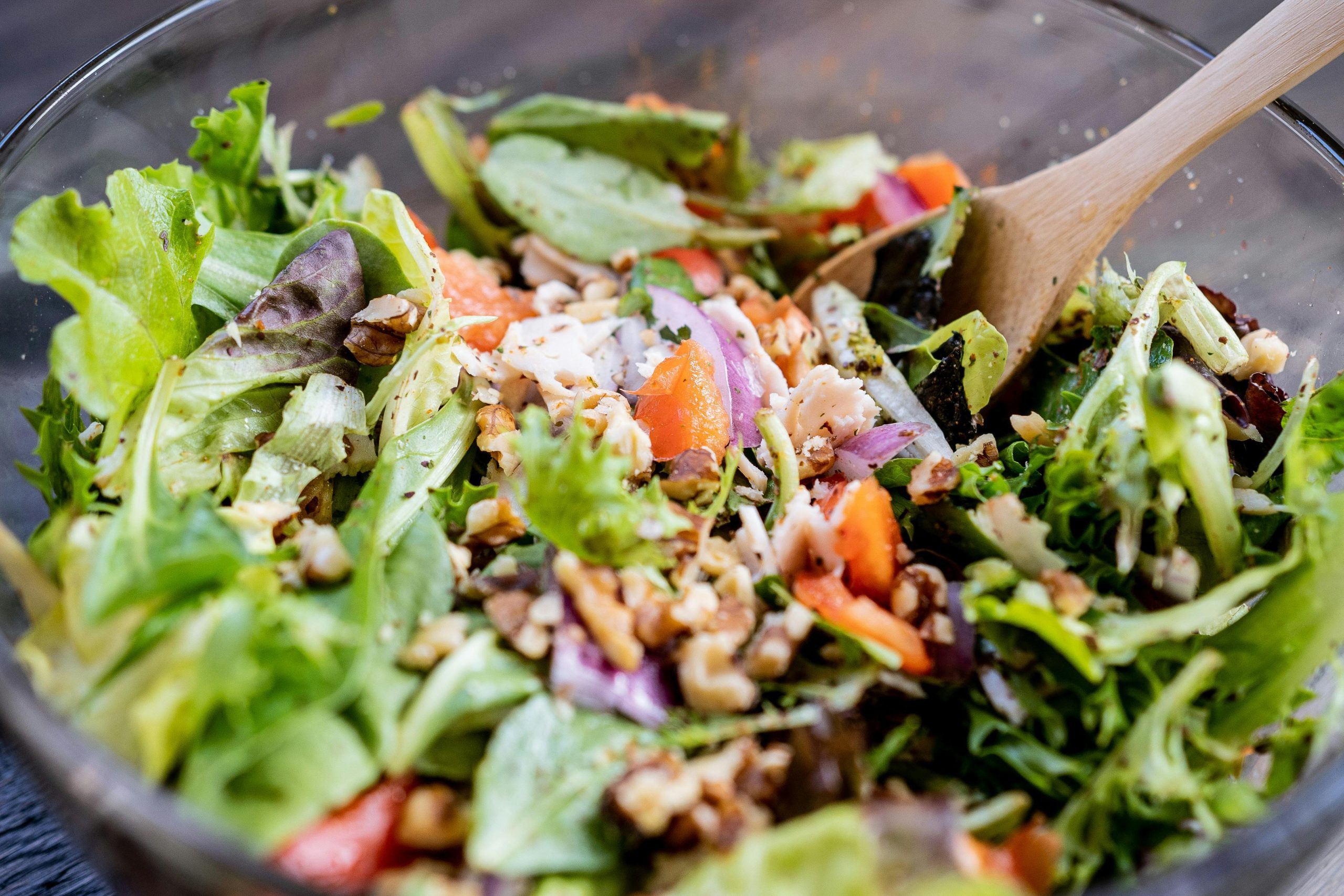 How to prepare healthy salads this Christmas season