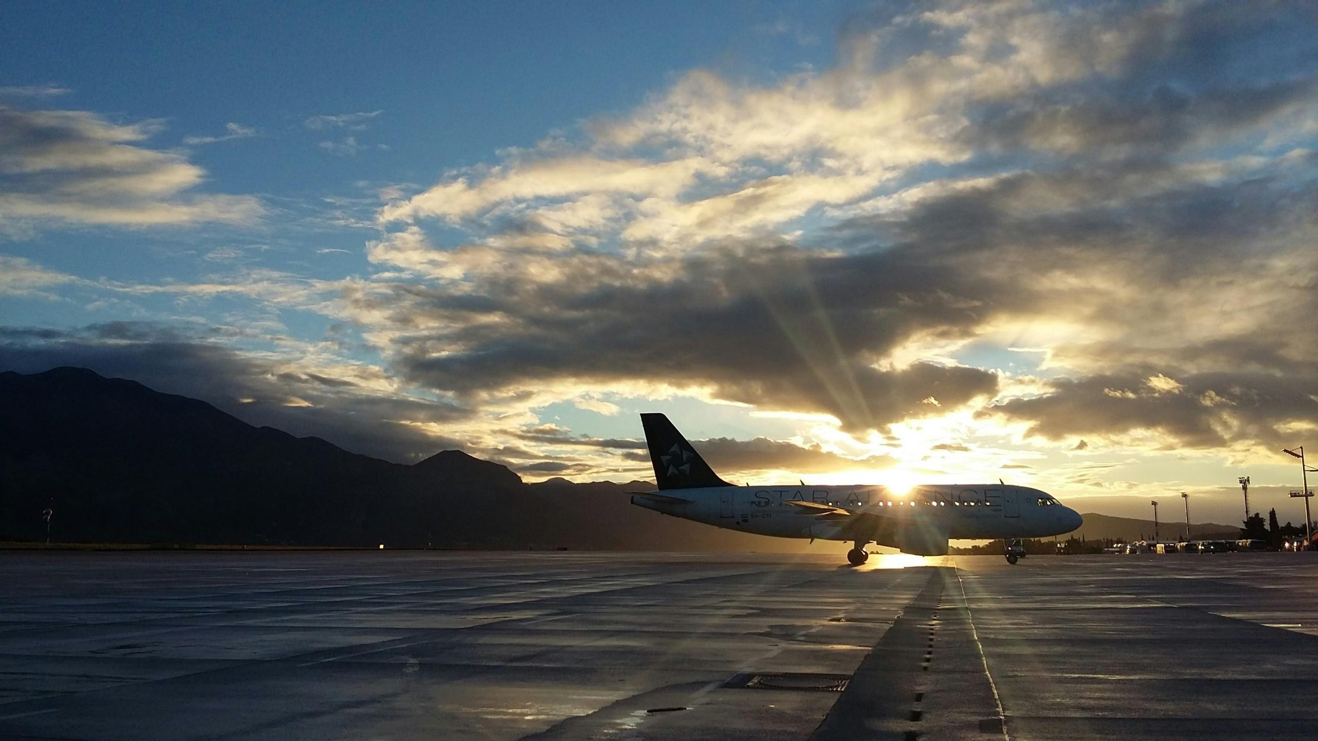 Man arrested at an airport after a scaring pepper-spraying incident