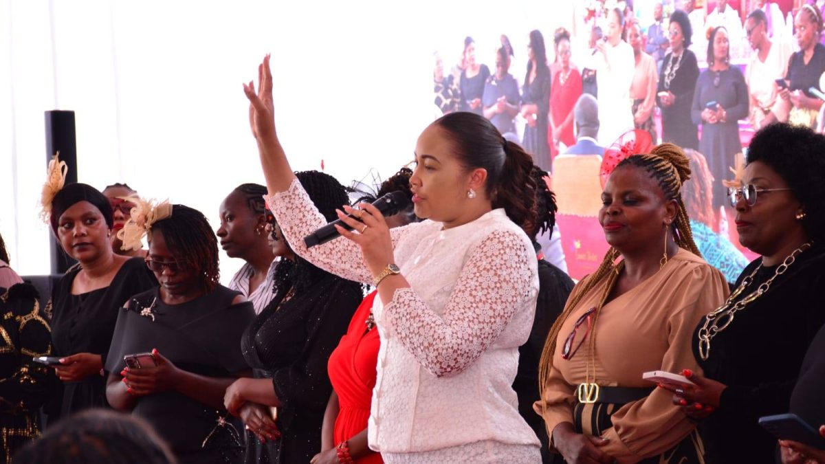 Wanja Nyarari explains why she grabbed the mic at mother figure’s burial service