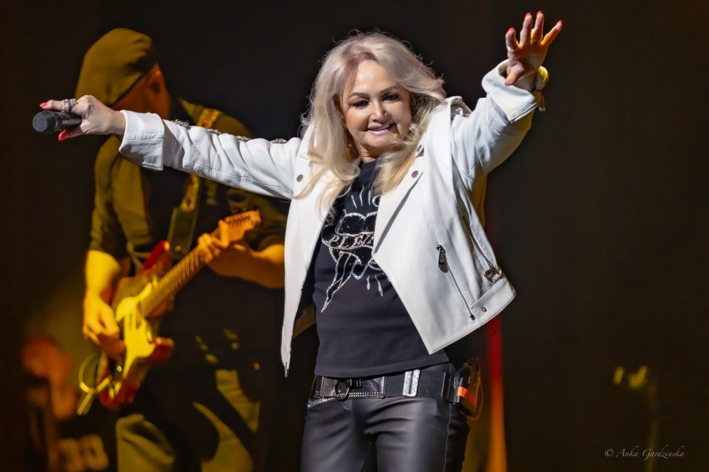 Singer Bonnie Tyler during a past performance. PHOTO/www.facebook.com/BonnieTylerOfficial
