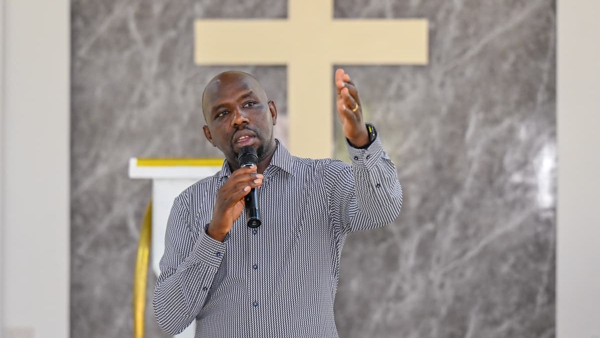 Interior CS Kipchumba Murkomen speaks during a past event. PHOTO/https://www.facebook.com/OnesimusKipchumbaMurkomen