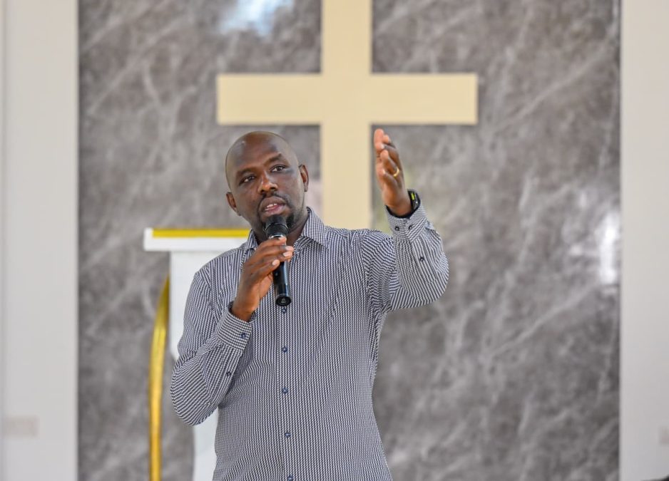 Interior CS Kipchumba Murkomen speaks during a past event. PHOTO/https://www.facebook.com/OnesimusKipchumbaMurkomen