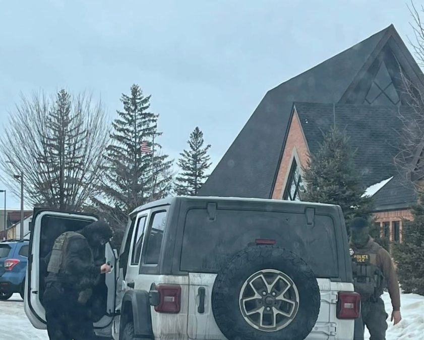 ICE agents at work. PHOTO/https://www.facebook.com/editorial.parkrapids