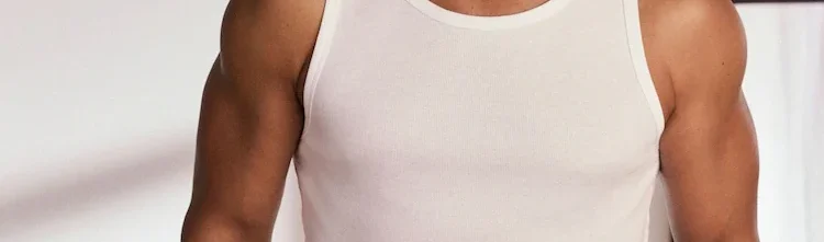 A man wearing a vest. PHOTO/Pexels