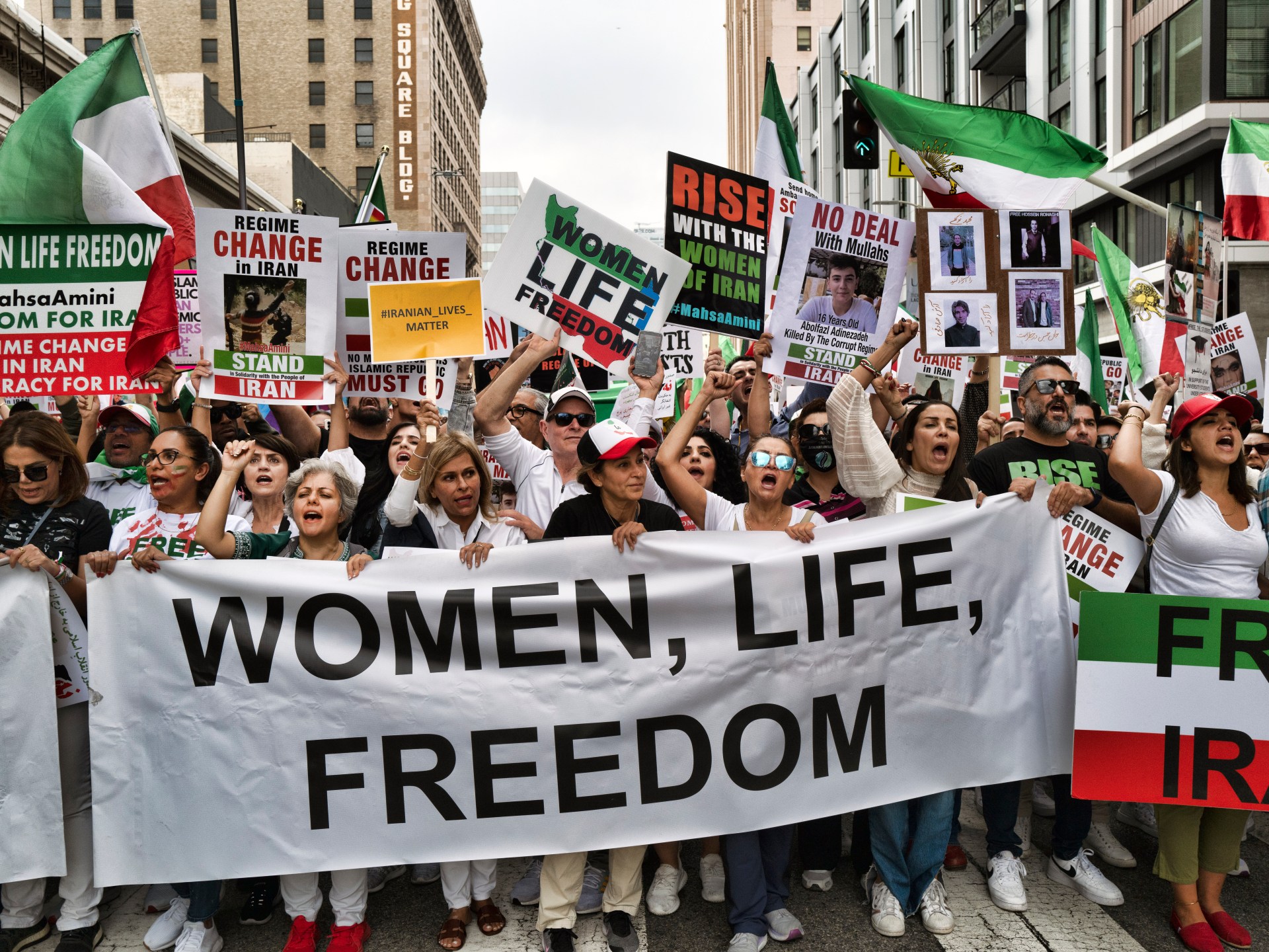 Iranians now enjoy free internet access as protests surge