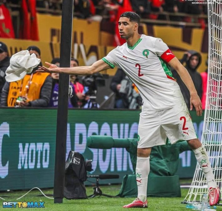 Achraf Hakimi throwing away Senegal towel. PHOTO/https://web.facebook.com/ogayenne