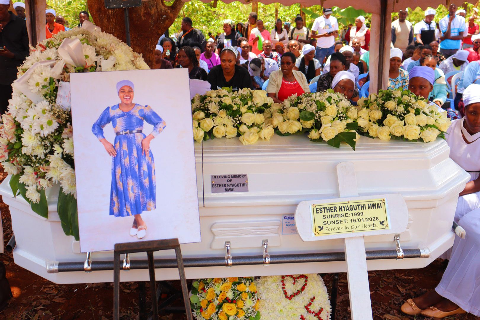 Emotional breakdowns mark burial of Akorino influencer Esther Elias
