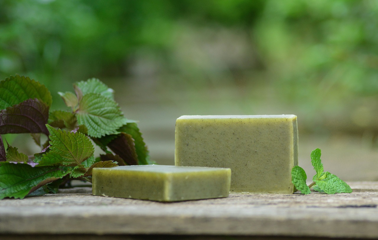 Basic tips on how to make a bar soap at home