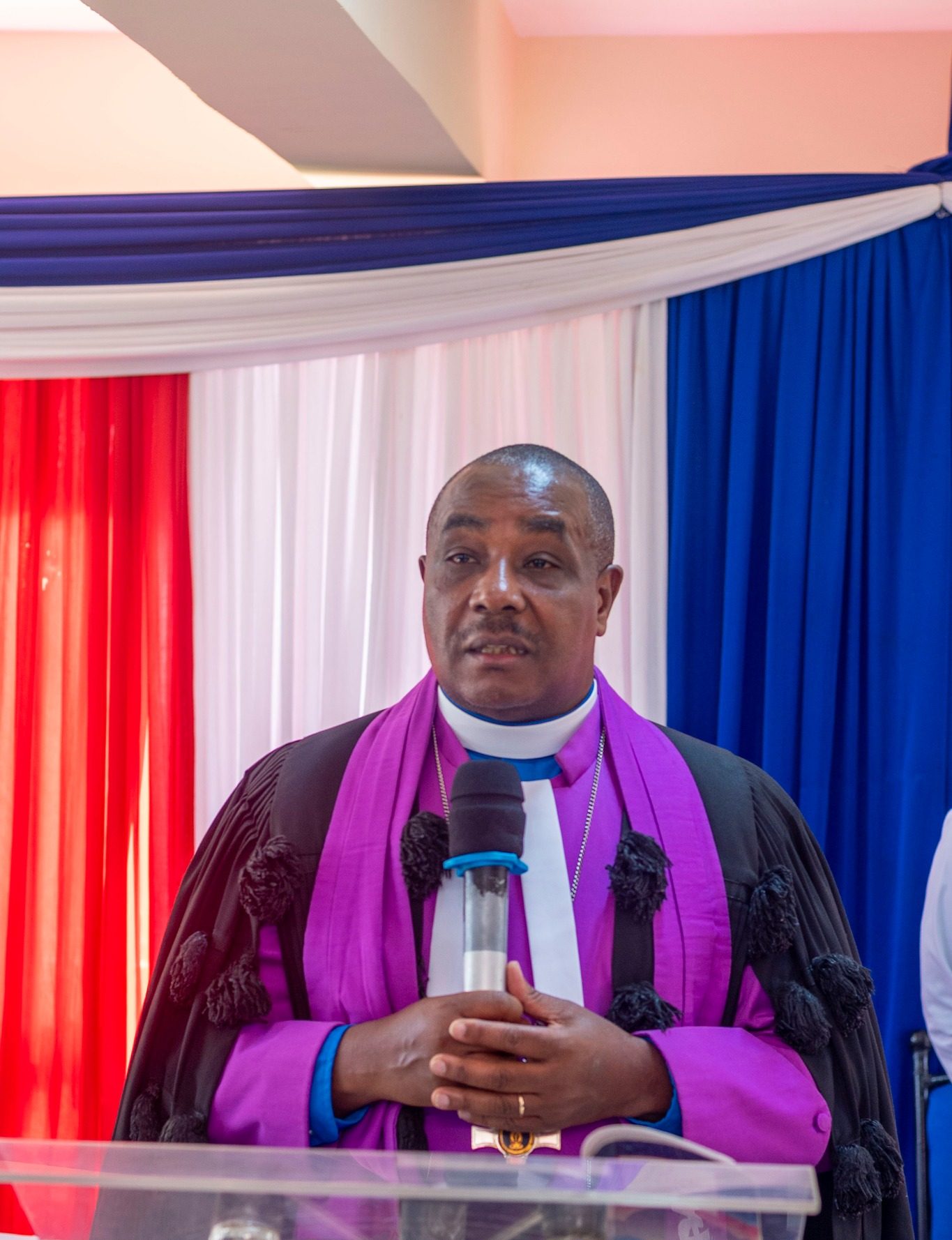 PCEA moderator tenders apology after preacher lashes out at mourners in Kiangai
