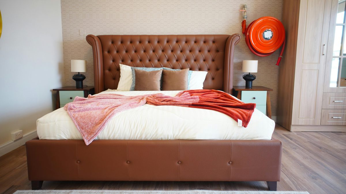 Health tips to wake up early and sleep satisfied