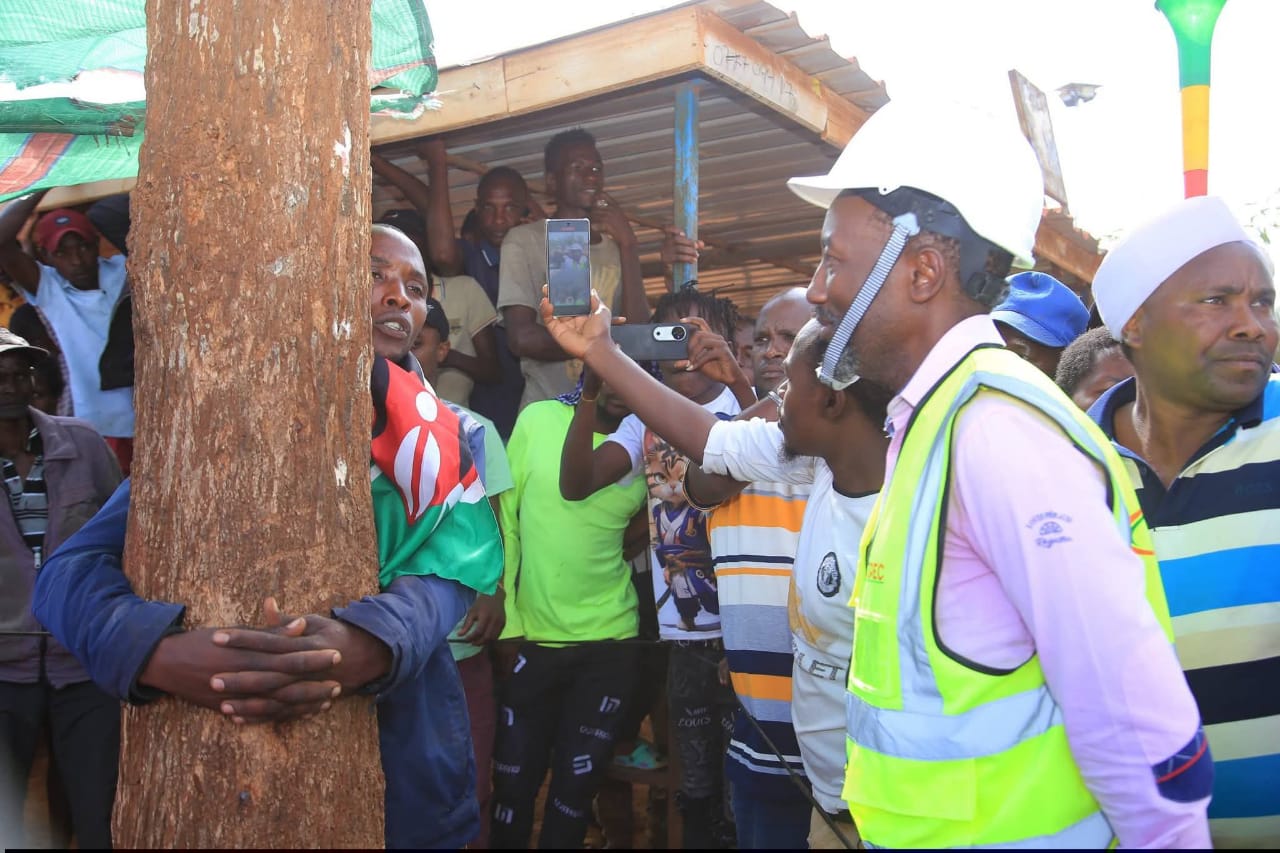Mbeere man gets job promise in Dubai after breaking 90-hour tree-hugging challenge