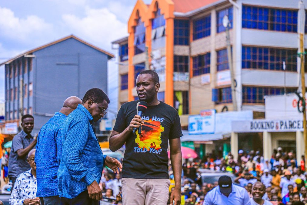 Edwin Sifuna addressing a political rally in Mbale on Saturday, February 21, 2026. PHOTO/ https://www.facebook.com/EdwinWSifuna