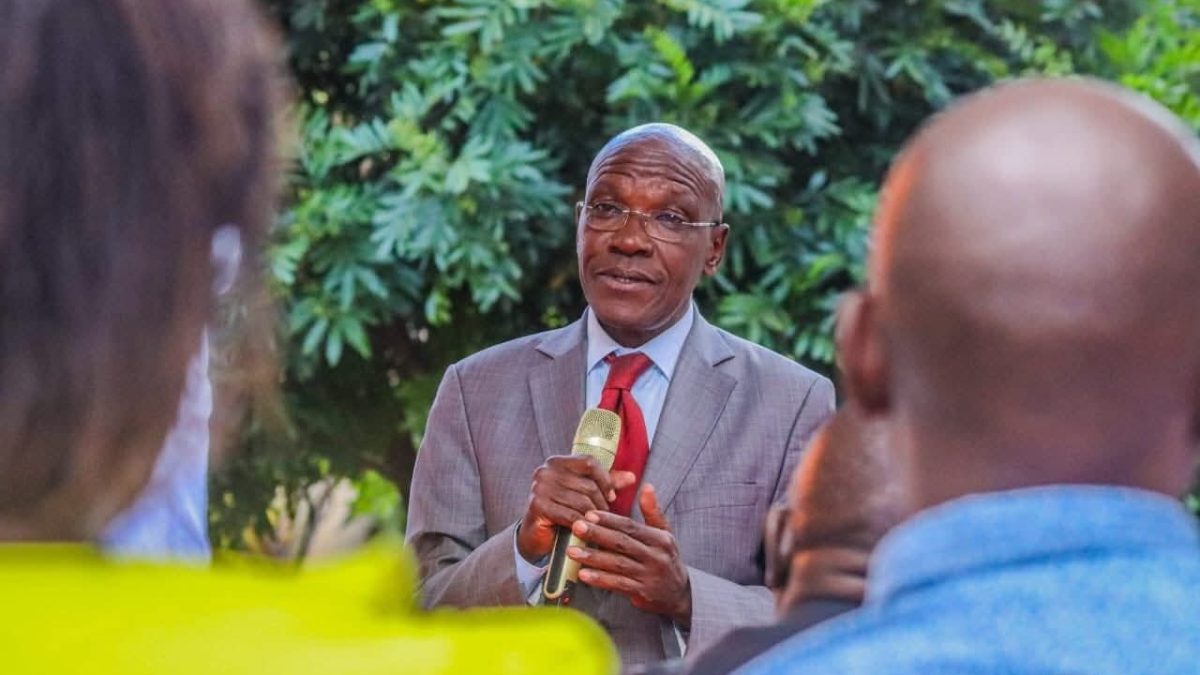 Kakamega Senator Dr. Boni Khalwale. PHOTO. https://www.facebook.com/KBonimtetezi