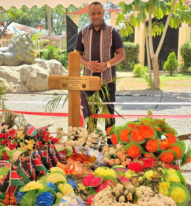 Bishop Ben Kiengei during a visit to Raila’s final resting place at Kang’o Ka Jaramogi. PHOTO/ https://www.facebook.com/muthee.wawatoria