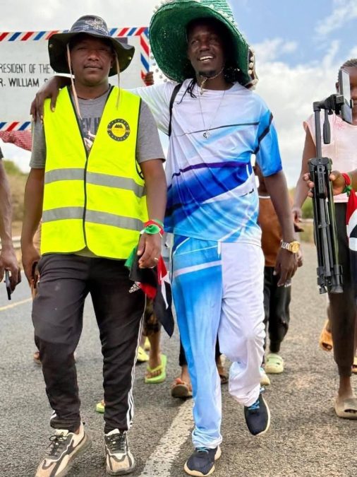 Musician Biez Kaviru on his way to deliver the letter to President William Ruto’s office. PHOTO/ https://www.facebook.com/biezkaviru