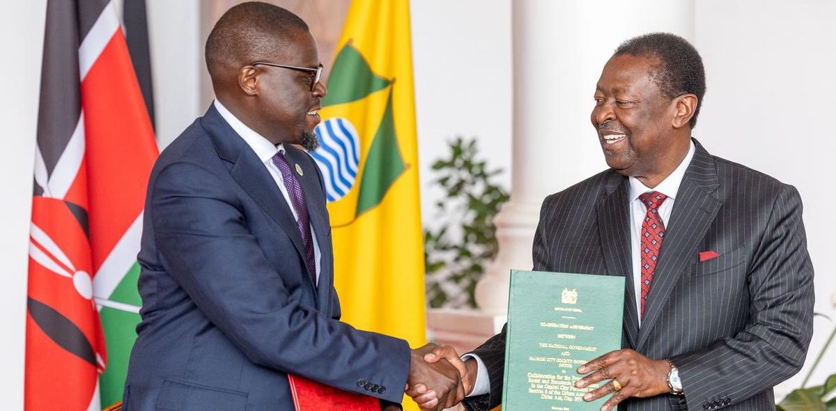 Johnson Sakaja and Musalia Mudavadi. PHOTO/https://web.facebook.com/williamsamoei