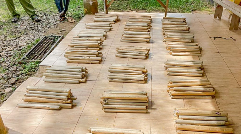 2 nabbed in possession of 20 litres of chang’aa and 409 rolls of bhang