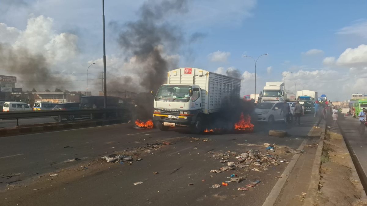 Thika Superhighway becomes unpassable as irate Githurai traders lit tyres to protest KeNHA demolitions