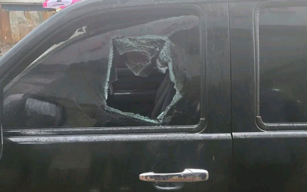 One of the damaged vehicles during the chaotic scene in Kikuyu, Kiambu County. PHOTO/Mathew Ndung'u