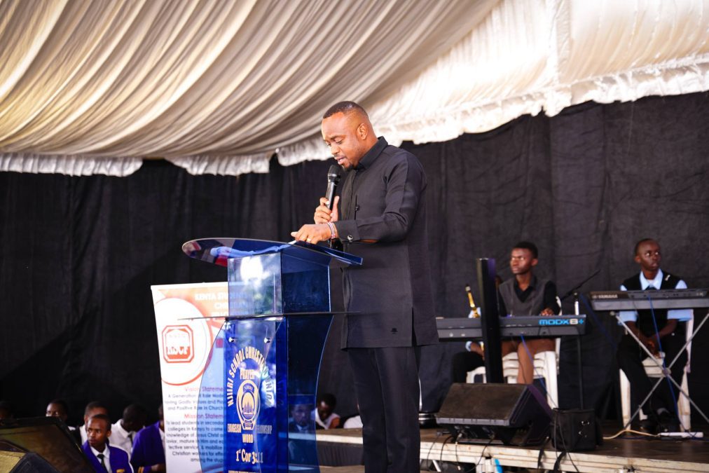 Pastor T Mwangi speaking during a past event. PHOTO/https://www.facebook.com/PastorTMwangi