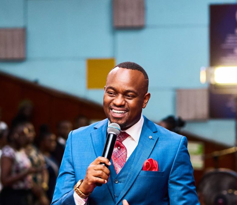 Pastor T Mwangi speaking during a past event. PHOTO/https://www.facebook.com/PastorTMwangi