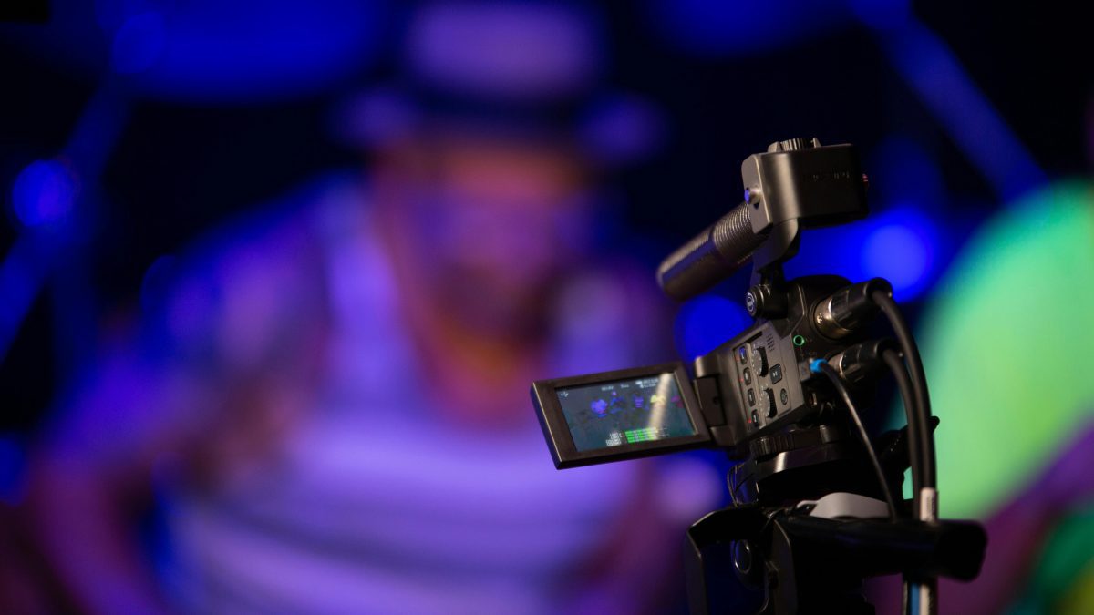 Sports presenter apologises for drinking before slurred report