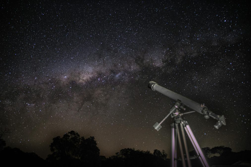 A telescope under a starry sky. Image used for illustration purposes. PHOTO/Pexels
