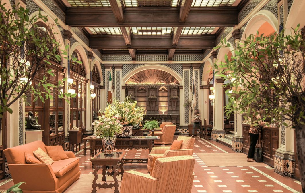 A widershot of a hotel. PHOTO/Pexels