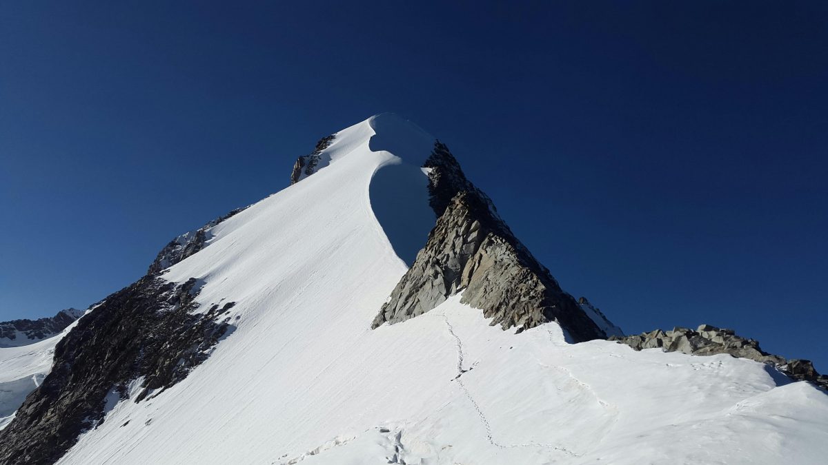 Climber found guilty after girlfriend froze to death on mountain