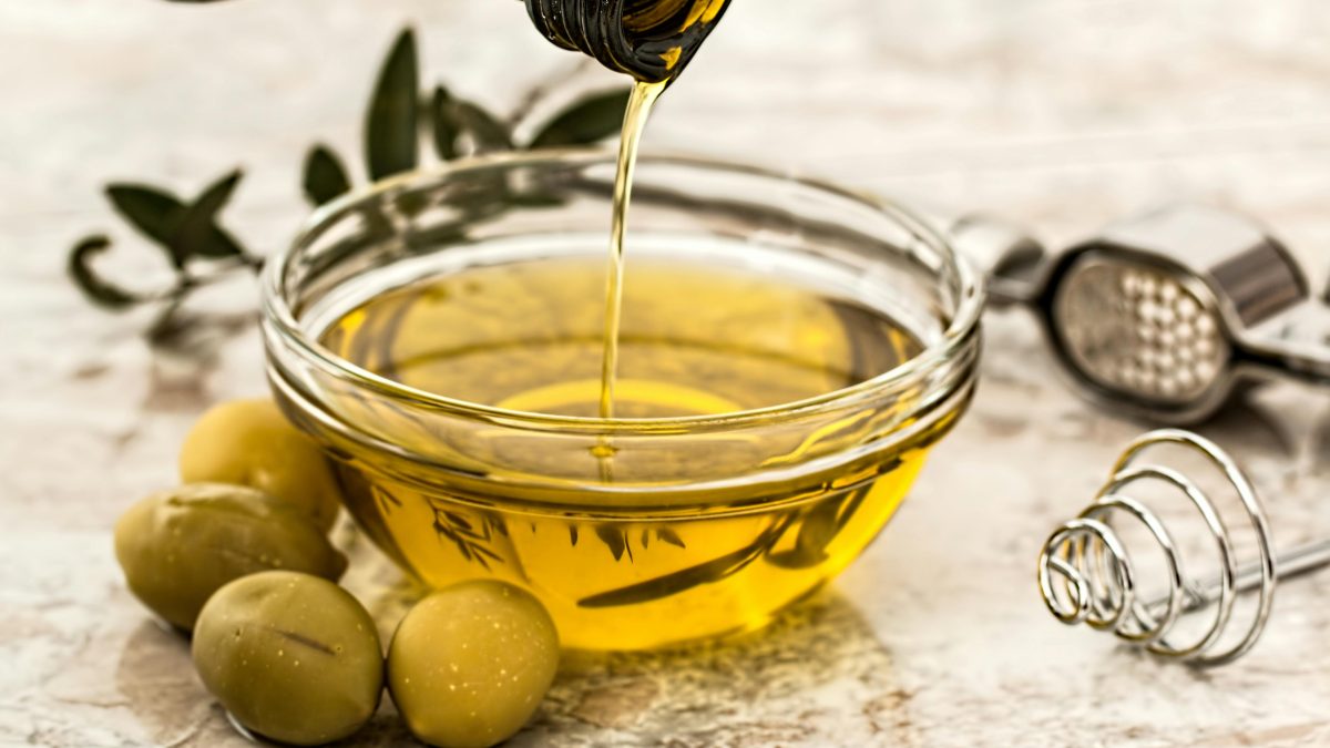 Olive oil and bone broth: Do viral gut health foods actually work?