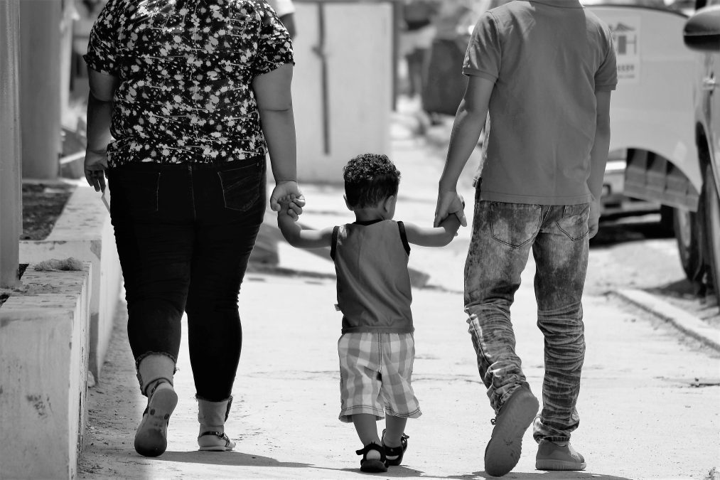 Couple walking. PHOTO/Pexels