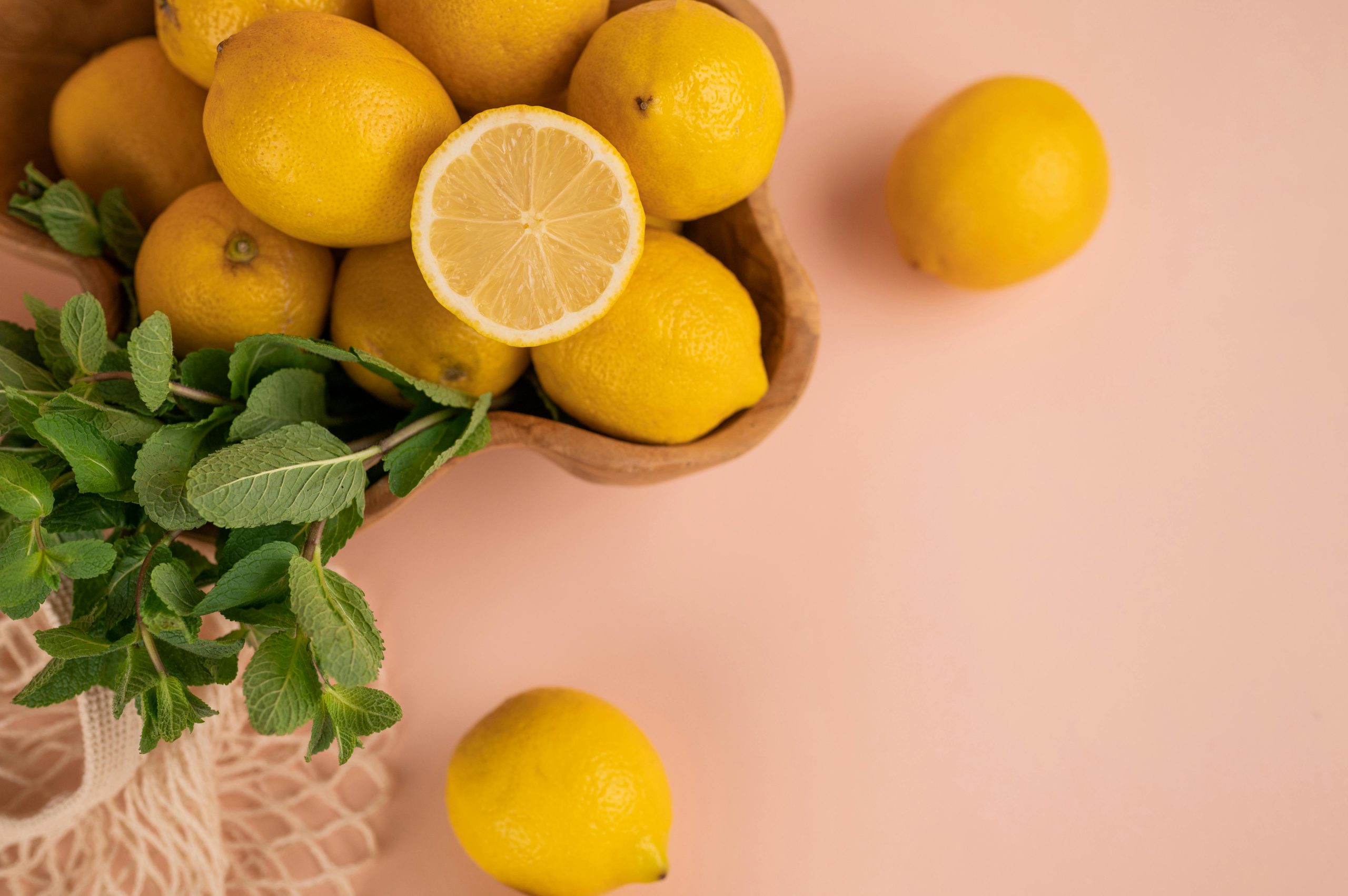 5 hacks to stay fresh when you don’t have deodorant