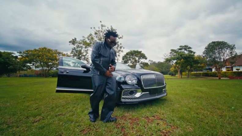 Bahati in the song Kana Ka Ngai. PHOTO/Screengrab by K24 Digital from https://www.youtube.com/channel/UC2O6vD7gjgZIXKVegD6qOHA