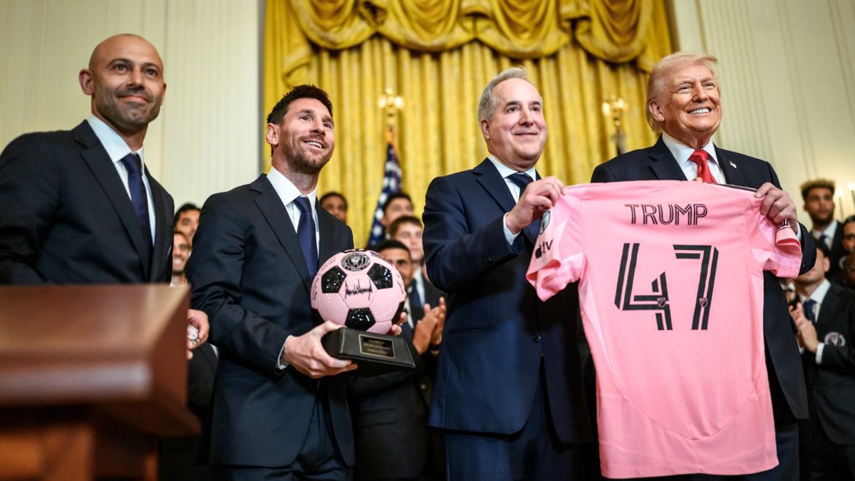 Leonel Messi and other players meet Donald Trump at the White House. PHOTO/https://www.facebook.com/WhiteHouse