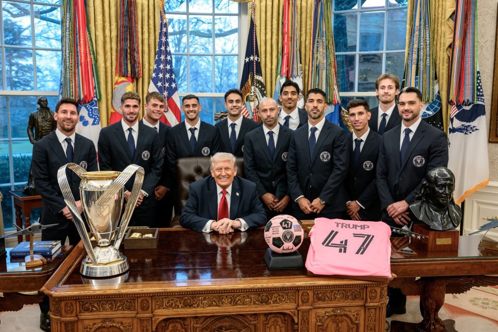 Leonel Messi and other players meet Donald Trump at State House. PHOTO/https://www.facebook.com/WhiteHouse
