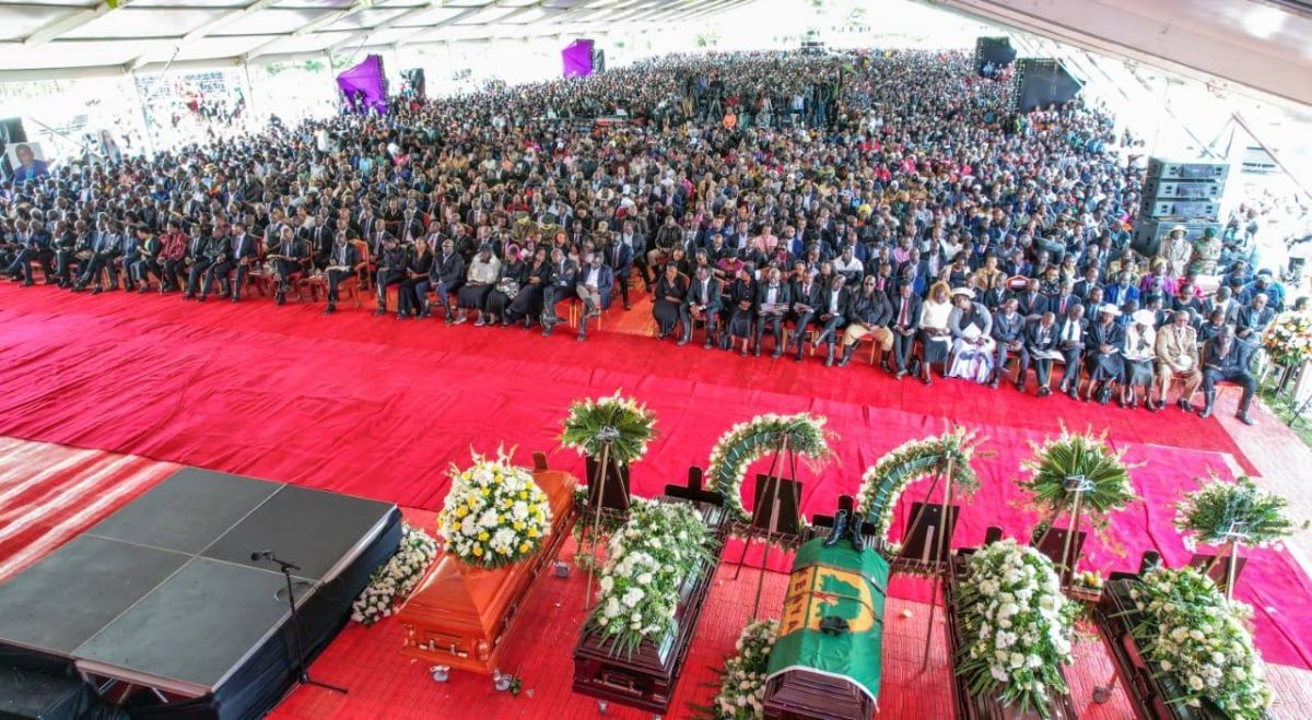 The burial service of the victims of the chopper crash that claimed the lives of 6 people, including Johana Ng’eno. PHOTO/ https://www.facebook.com/KithureKindiki