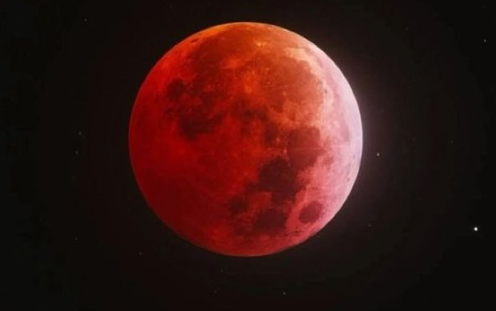 Blood Moon during Lunar Eclipse. PHOTO/@M1ONLOVER