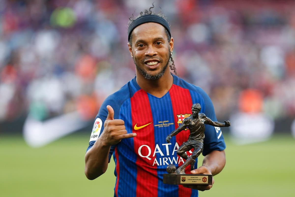Brazilian icon Ronaldinho makes sensational return to professional football