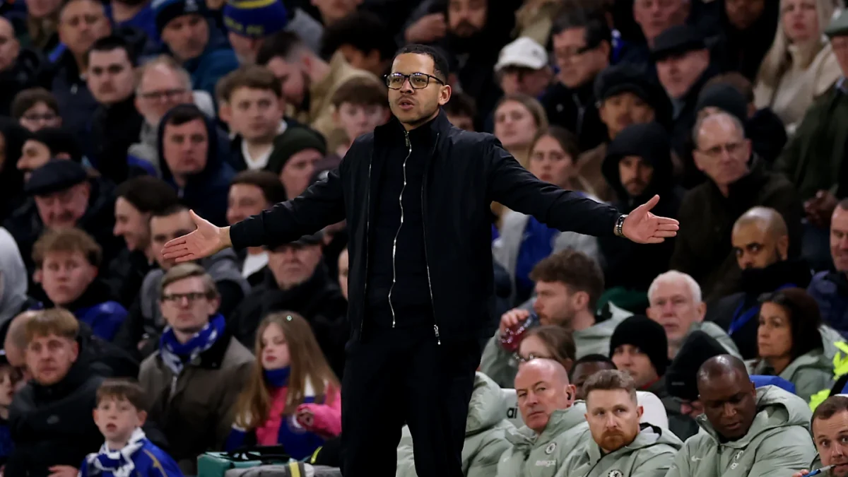 Liam Rosenior provides Chelsea injury update ahead of Man City’s cracker