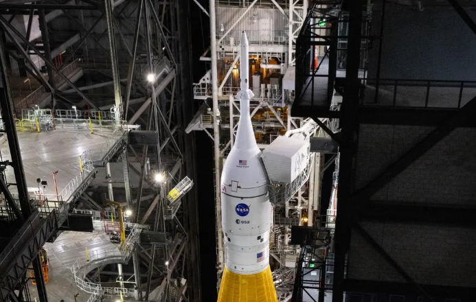 Artemis II: Nasa targets early April for Moon mission