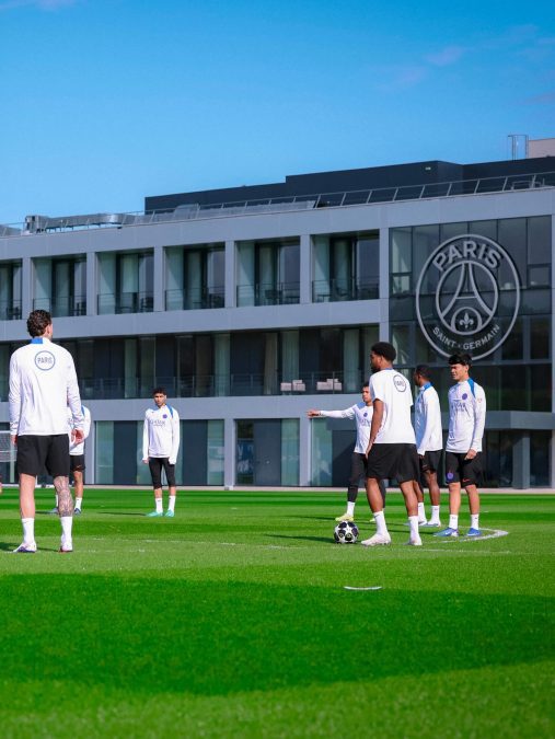 PSG players in training ahead of Chelsea encounter. PHOTO/https://www.facebook.com/PSG
