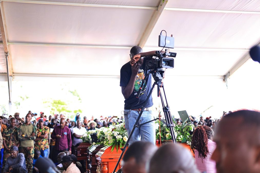 Guruh Buvati, who was MP Ng'eno's photographer, cries during a funeral service held in his honour. PHOTO/https://www.facebook.com/Kipsimaradi