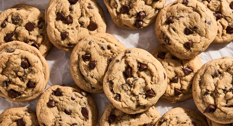 Easy recipe for homemade sweet and salty chocolate chip cookies