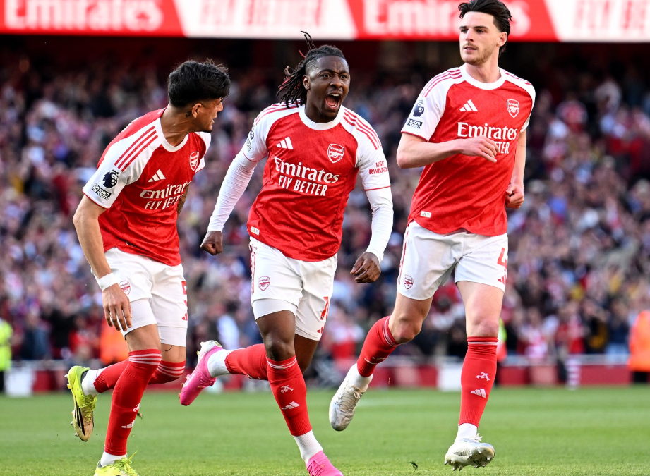 Arsenal reclaim top spot with win over Newcastle