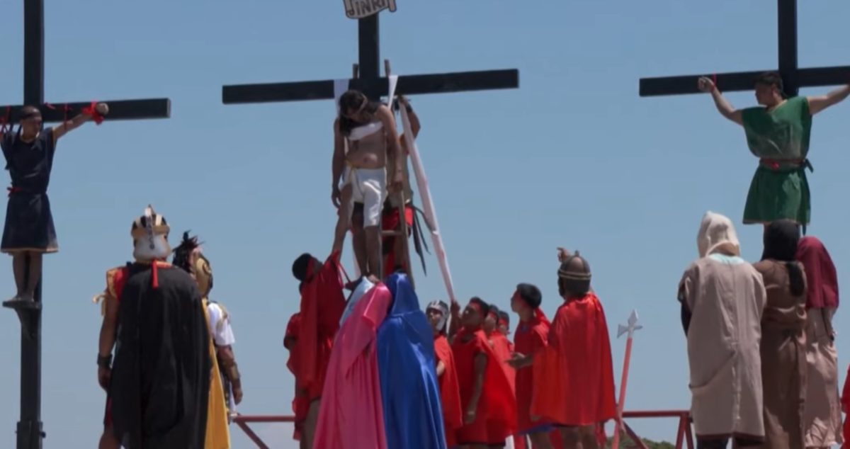 Filipino Catholics crucify themselves on Good Friday