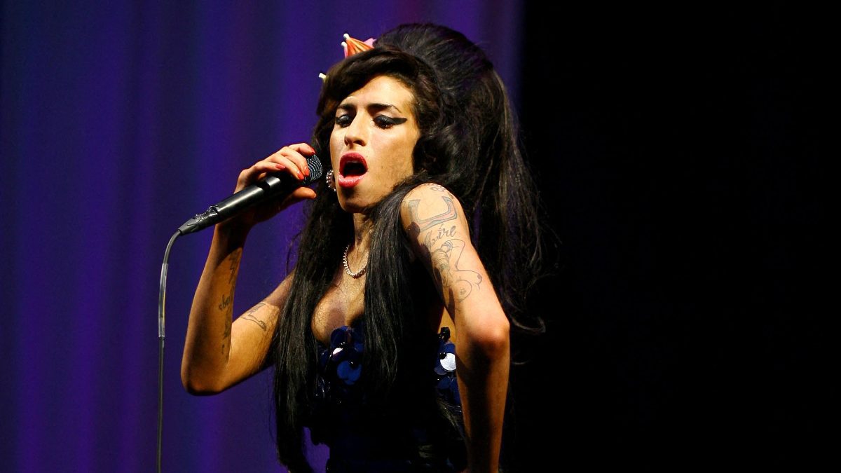 The late Amy Winehouse on stage at a past event. PHOTO/@g1/X