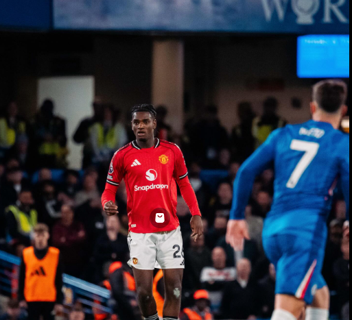 Rio Ferdinand hails Heaven for containing Chelsea attacks in Man Utd's win