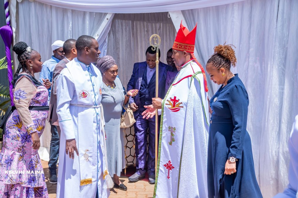 Bishop Kiengei officiating a wedding at JCM. PHOTO/.https://www.facebook.com/MinyonyoMaster