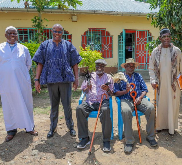 Former ICT CS Eliud Owalo posing for photos with elders. PHOTO/@EliudOwalo/X