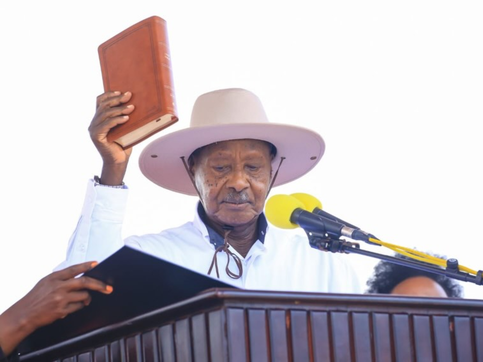 ‘Wishing you continued wisdom’ – Jose Chameleone congratulates Museveni as he begins 7th term